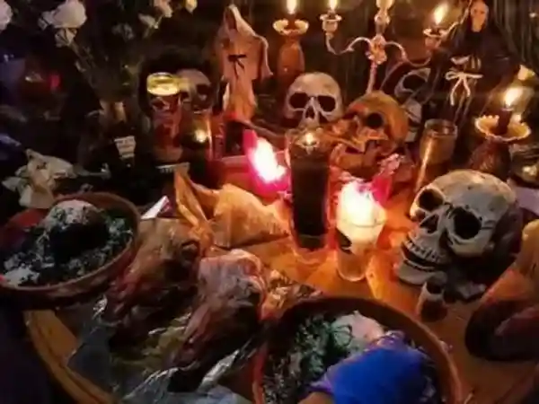 Brujos en Chile — Contacto